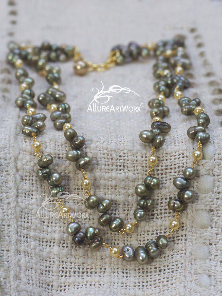 Pearl Neckpiece